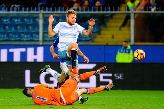 Immobile da record, più volte in fuorigioco che a segno. L'ironia è social