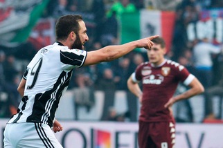 Torino-Juventus 1-3, la sfida dei "9" la vince il Pipita