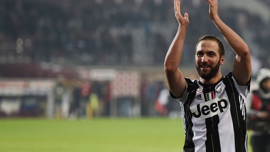 Serie A, Higuain show, quota capocannoniere a 3,50
