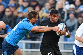 Lotta alle fughe all'estero: che stipendi per gli All Blacks!