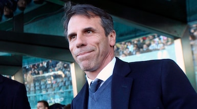 Uno steward blocca Zola. Rio Ferdinand: «Stamford Bridge è suo»