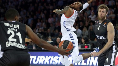 Eurolega, Bamberg corsaro a Istanbul. Galatasaray ko 90-75
