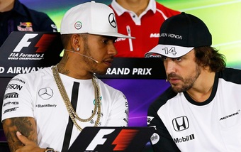 F1, Hamilton: «Spero arrivi un pilota forte. Alonso?L'ho già battuto»