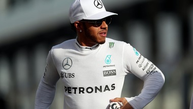 F1, Hamilton bacchetta Wolff: «Mi ha mancato di rispetto»