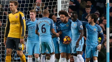 Premier League, Manchester City-Arsenal 2-1: Guardiola insegue Conte