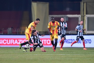 Serie B, Benevento-Ascoli 0-0: palo Ceravolo, traversa Orsolini