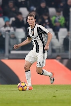 Juve-Milan a Doha: Lichtsteiner verso il no