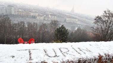 Torino imbiancata: arriva la prima neve in Piemonte