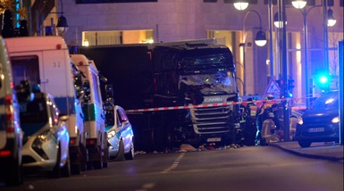 Berlino, camion contro il mercato di Natale: morti e feriti