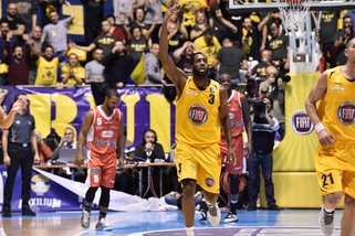 Basket Serie A, Torino da urlo, Reggio Emilia ko