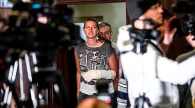 Kvitova operata alla mano, prime foto fuori dall'ospedale