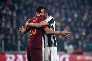 Fazio avvisa la Juve: «Il campionato è lungo, noi inferiori a nessuno»