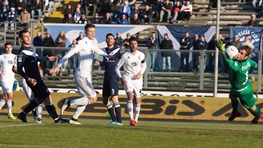 Serie B: Pro Vercelli, colpo con il Frosinone a 3,20