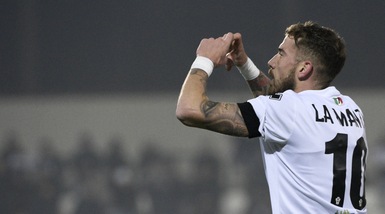 Serie B: Pro Vercelli-Frosinone 2-0, le immagini della doppietta di La Mantia