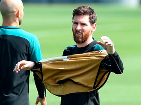 Barcellona, che succede a Messi? La mano è ancora fasciata