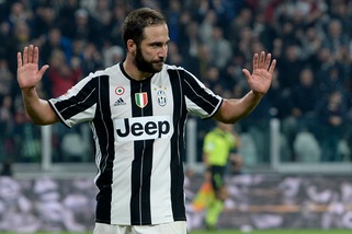Higuain-De Laurentiis: la sfida continua