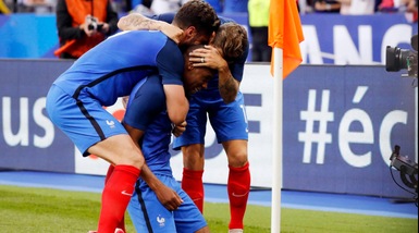 Francia-Inghilterra 3-2: decidono Umtiti, Sidibe e Dembele