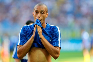 Miranda chiama Douglas Costa e sprona l'Inter: «Stanco di non vincere»