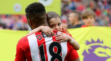 Bradley Lowery si arrende alla malattia: il piccolo tifoso del Sunderland muore a 6 anni