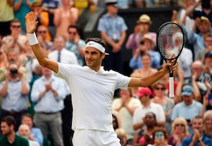 Tennis, Wimbledon: Nadal eliminato, Federer vola in lavagna