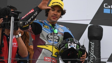 Moto2, Morbidelli Brno con una tuta verdeoro