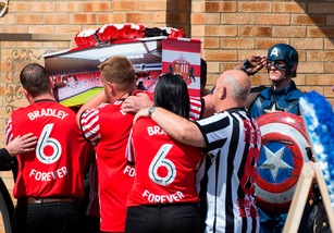 L'ultimo saluto al piccolo Bradley Lowery