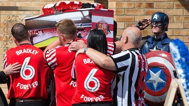 L'ultimo saluto al piccolo Bradley Lowery