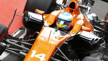 F1 McLaren, Alonso penalizzato: scatterà dall'ultimo posto