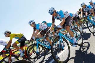 Tour de France: zampata di Matthews, Aru perde la maglia gialla