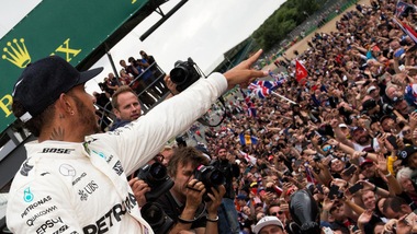 F1, Hamilton trionfa a Silverstone: il titolo vale 1,50