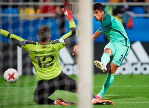 La Juve vuole Cancelo: offerti al Valencia 17 milioni più Lemina