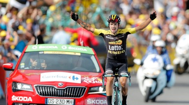 Tour de France, Roglic vince la tappa e Aru scala in quarta posizione