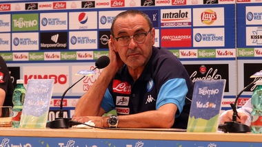 Napoli, Sarri: «Non siamo noi i favoriti per lo scudetto»