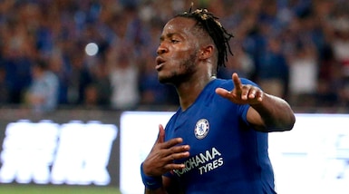 Arsenal-Chelsea 0-3: Conte domina, Batshuayi piega Wenger
