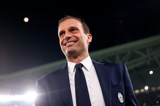 Allegri toglie Alex Sandro dal mercato: «Non si muove dalla Juventus»