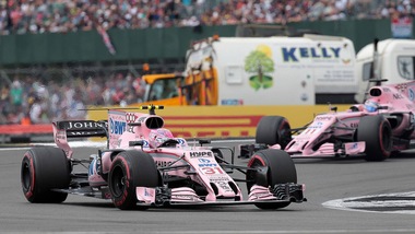 F1 Force India, Ocon: «Perez, più attenzione nei duelli in pista»