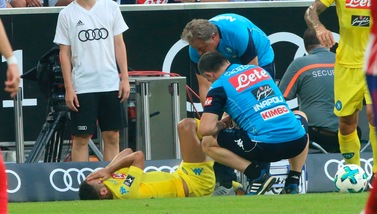 Serie A Napoli, distorsione alla caviglia per Ounas