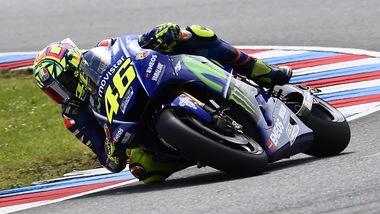 MotoGp Yamaha, Rossi: «Giornata difficile, dobbiamo lavorare»