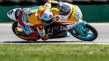 Moto3, Brno: Rodrigo in pole davanti a Fenati
