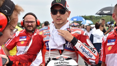 MotoGp, Lorenzo: «Avrei vinto senza l'errore ai box»