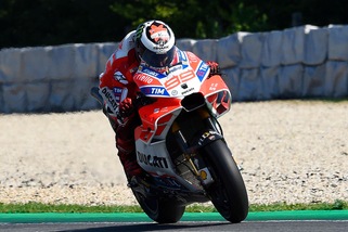 MotoGp Ducati, Lorenzo: «Ottimo feeling con la nuova carena»