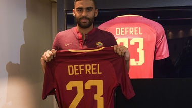 Roma, ecco Defrel con la nuova maglia