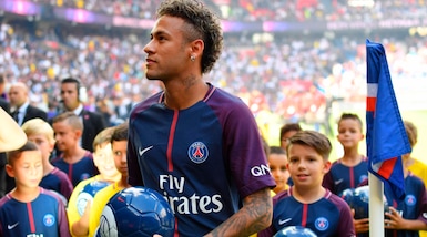 Calciomercato, il Barcellona blocca il transfer di Neymar: attende i 222 milioni