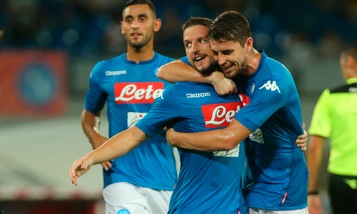 Napoli-Espanyol 2-0, decidono Mertens e Albiol