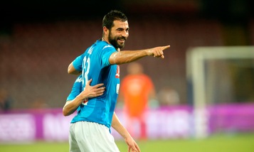 Serie A Napoli, Albiol: «Per lo scudetto non c'è solo la Juventus»