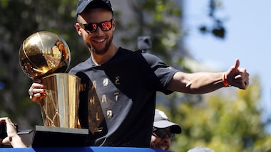 Basket NBA, a Natale torna Warriors-Cavaliers