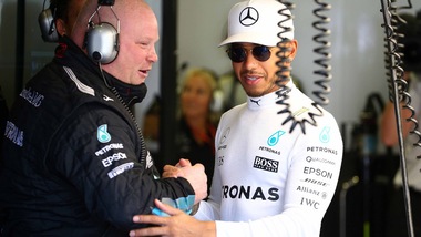 F1, Hamilton: «Lasciare la Mercedes? Solo quando smetterò»