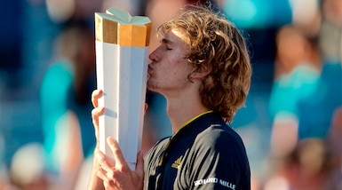 Tennis, a Montreal vince Zverev: Federer ko in due set