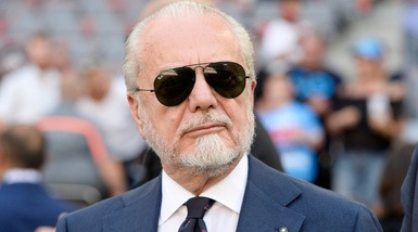 Napoli, De Laurentiis non ha dubbi: «Lo scudetto sarà nostro». Ma il club smentisce