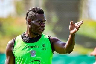 Champions League: Nizza a Napoli senza Balotelli e Sneijder